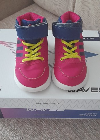 Kız Çocuk Pembe Renkli Cırtcırtlı Spor Ayakkabı orjinal adidas