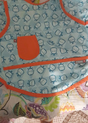 Desenli Çok Renkli Bebek Önlüğü - Görsel 3