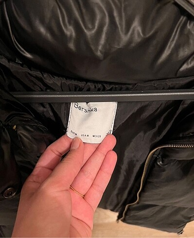 m Beden Bershka siyah mont