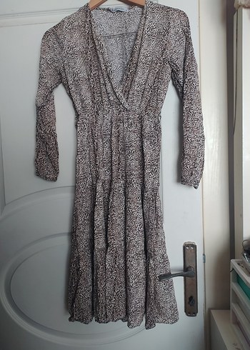 Gri Yılan Desenli V Yakalı elbise - Görsel 4