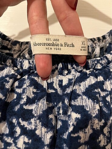 Abercrombie & Fitch abercrombie & fitch mavi madonna yaka elbise