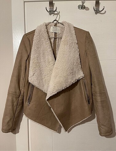 Bershka içi Kürklü mont