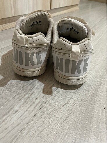 34 Beden Nike marka spor ayakkabı