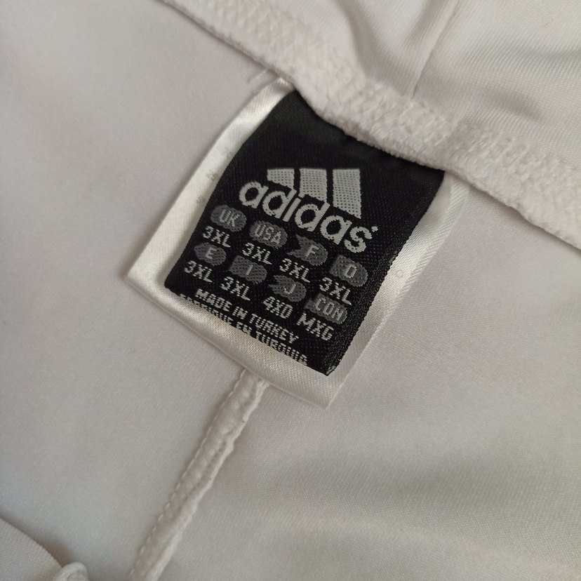 Adidas Beyaz Gri Şeritli Battaniye - Görsel 3