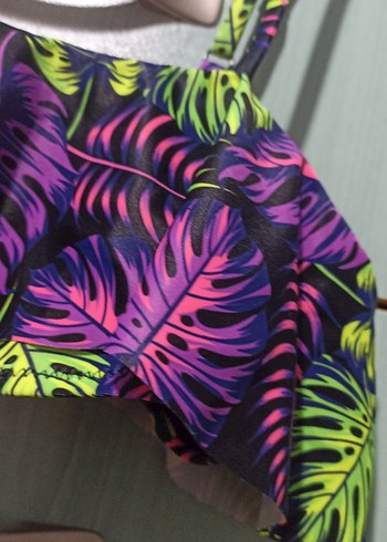 Renkli Yaprak Desenli Volanlı Mini Bikini Üstü - Görsel 2