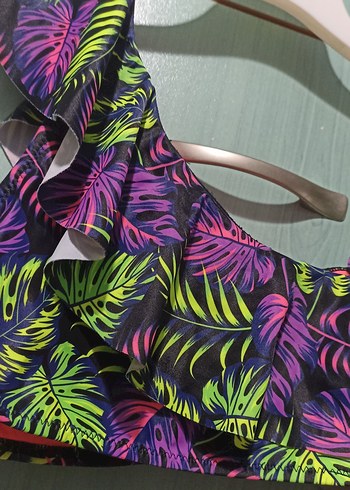 Renkli Yaprak Desenli Volanlı Mini Bikini Üstü - Görsel 3