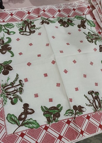 Bordo Desenli Geleneksel Masa Örtüsü - Görsel 2