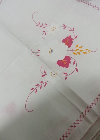 Nakışlı Beyaz Masa Örtüsü - Görsel 2