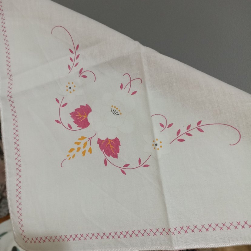 Nakışlı Beyaz Masa Örtüsü - Görsel 3