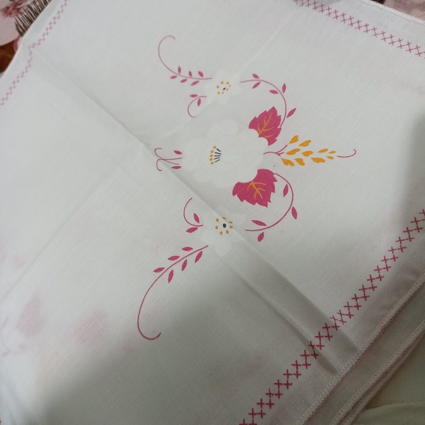 Nakışlı Beyaz Masa Örtüsü - Görsel 2