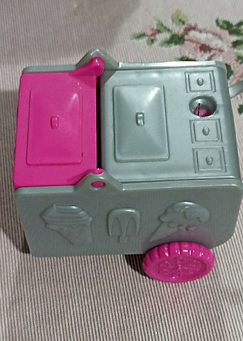 Pembe ve Gri Oyuncak Araba - Görsel 4