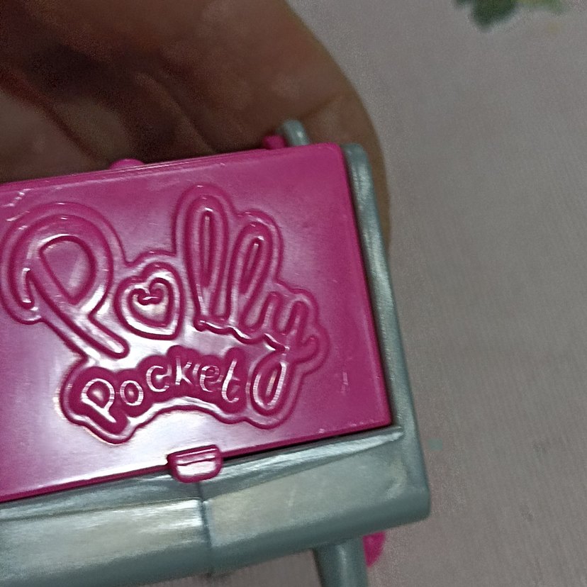 Pembe ve Gri Oyuncak Araba - Görsel 5