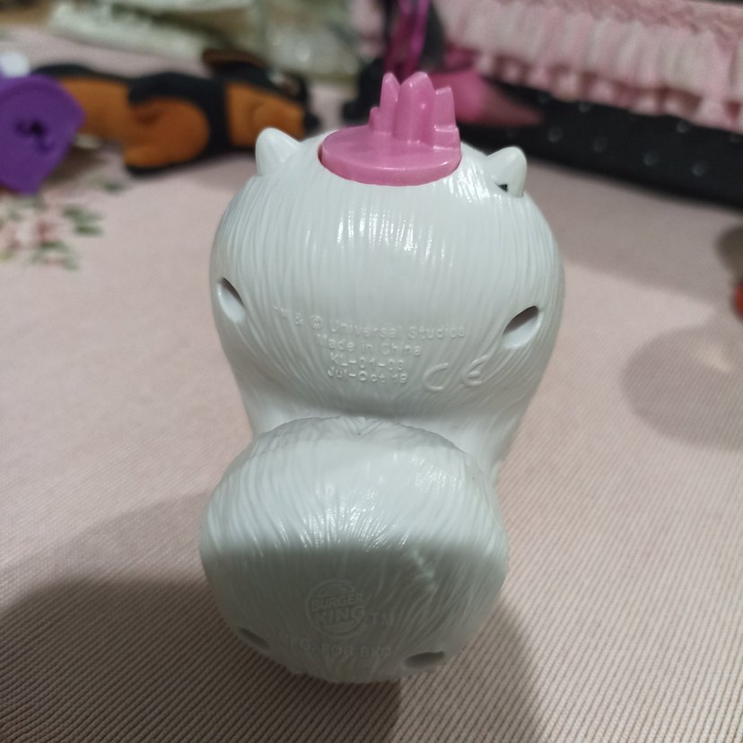 Beyaz Pastel Renkli Aksiyon Figürü - Görsel 2