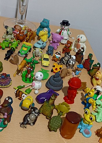 Renkli Mini Aksiyon Figürleri Seti