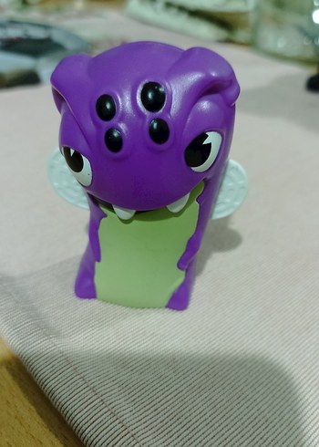 Mor Renkli Renkli Aksiyon Figürü