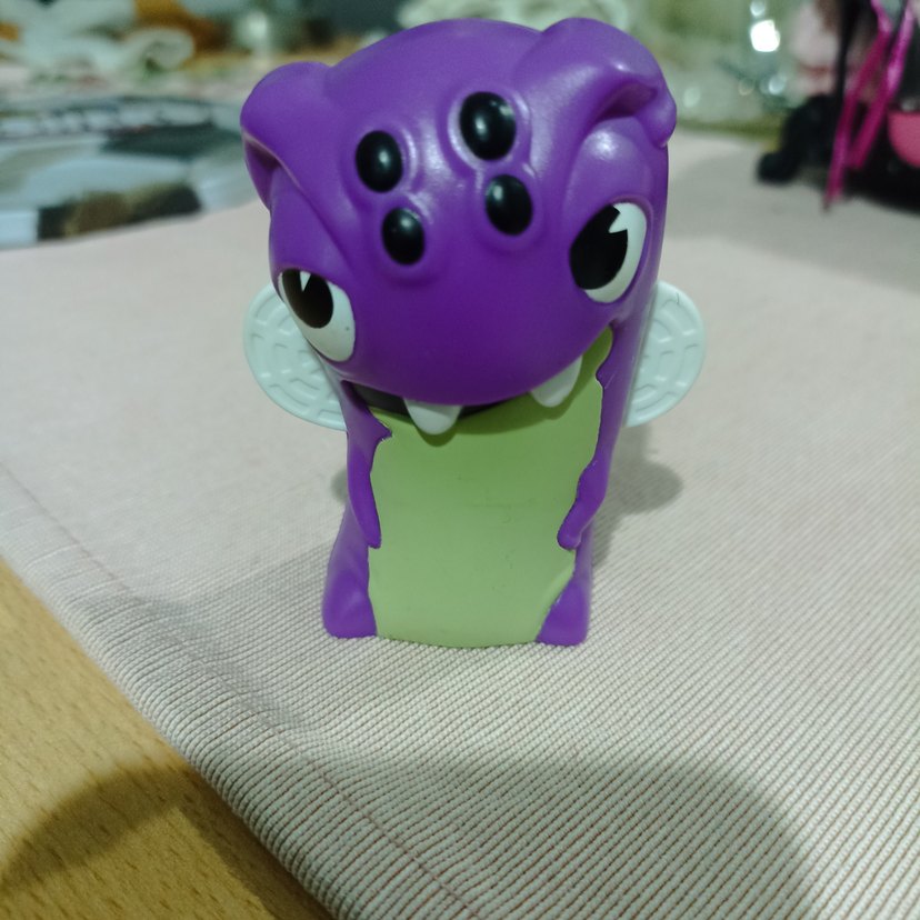 Mor Renkli Renkli Aksiyon Figürü - Görsel 2