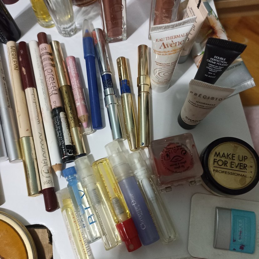 Çok Renkli Makyaj Ürünleri Seti - Görsel 5