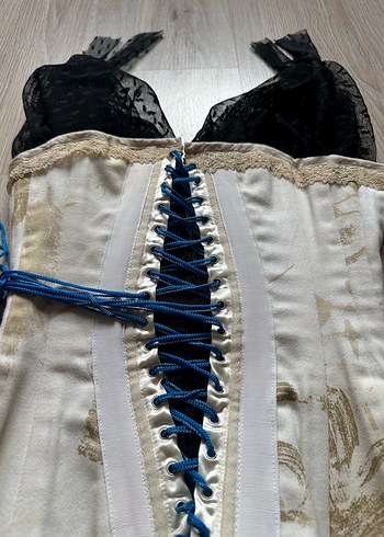 Diğer Özel Tasarım Dantel Detaylı Beyaz Halter Yaka Bustiyer