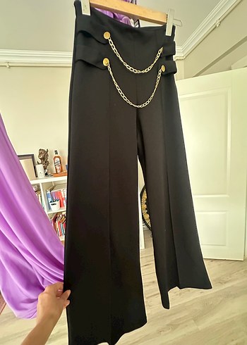 s Beden Zincir Detaylı Siyah Kadın Kumaş Pantolon