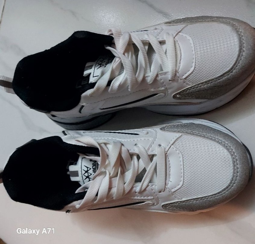 Yılan Desenli Beyaz Gri Kadın Spor Ayakkabı - Görsel 2