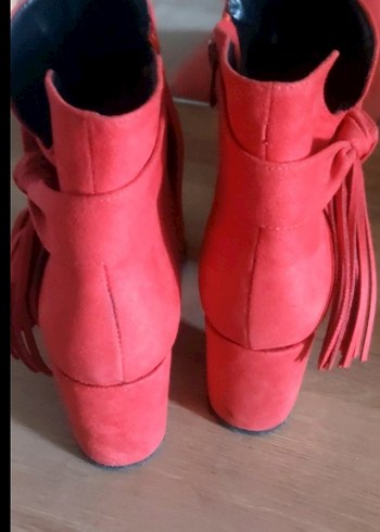Kırmızı Süet Fiyonklu Kadın Topuklu Bot - Görsel 3