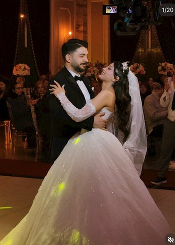 Uzun Kollu Straplez Prenses dantelli Gelinlik - Görsel 4