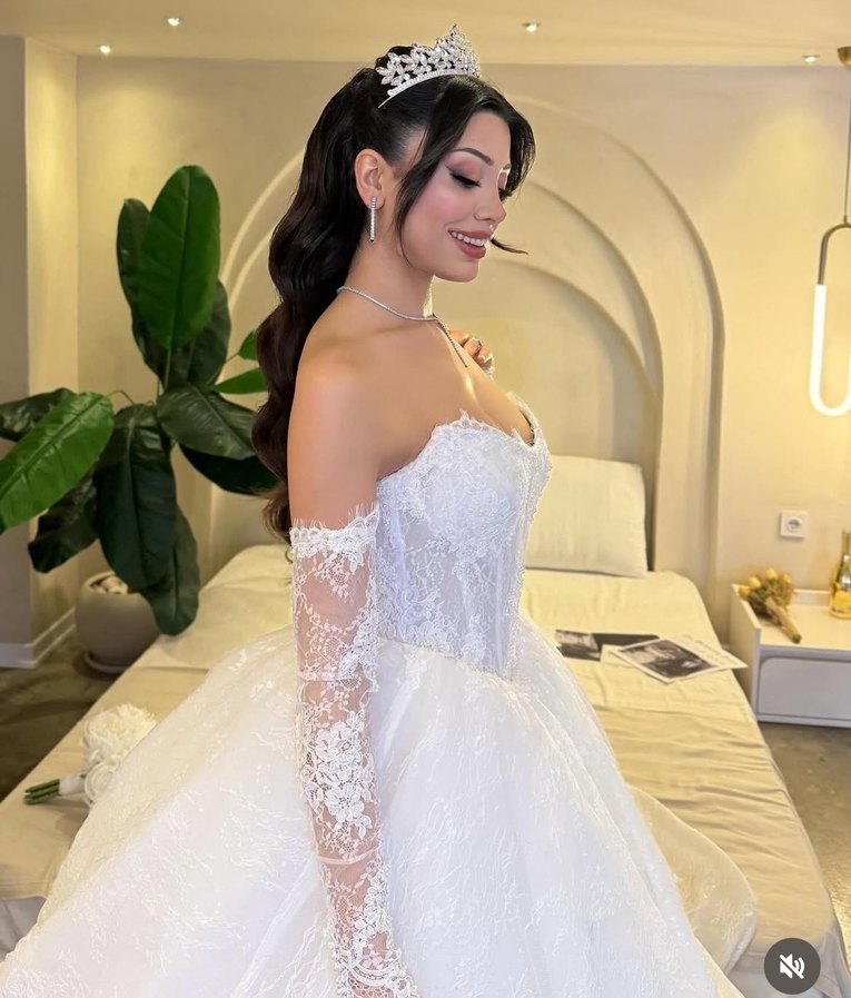 Uzun Kollu Straplez Prenses dantelli Gelinlik - Görsel 2