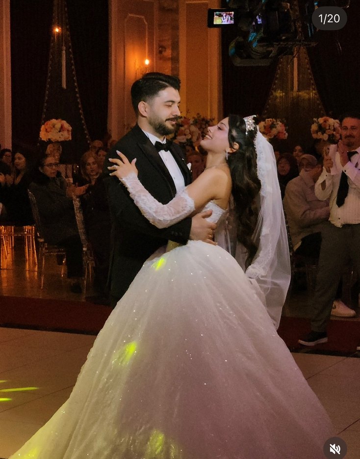 Uzun Kollu Straplez Prenses dantelli Gelinlik - Görsel 4