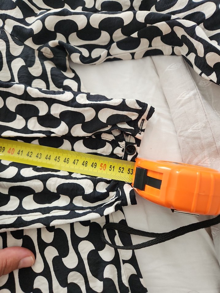 Uzun Kollu, V Yakalı, Fırfırlı Mini Tunik - Görsel 2