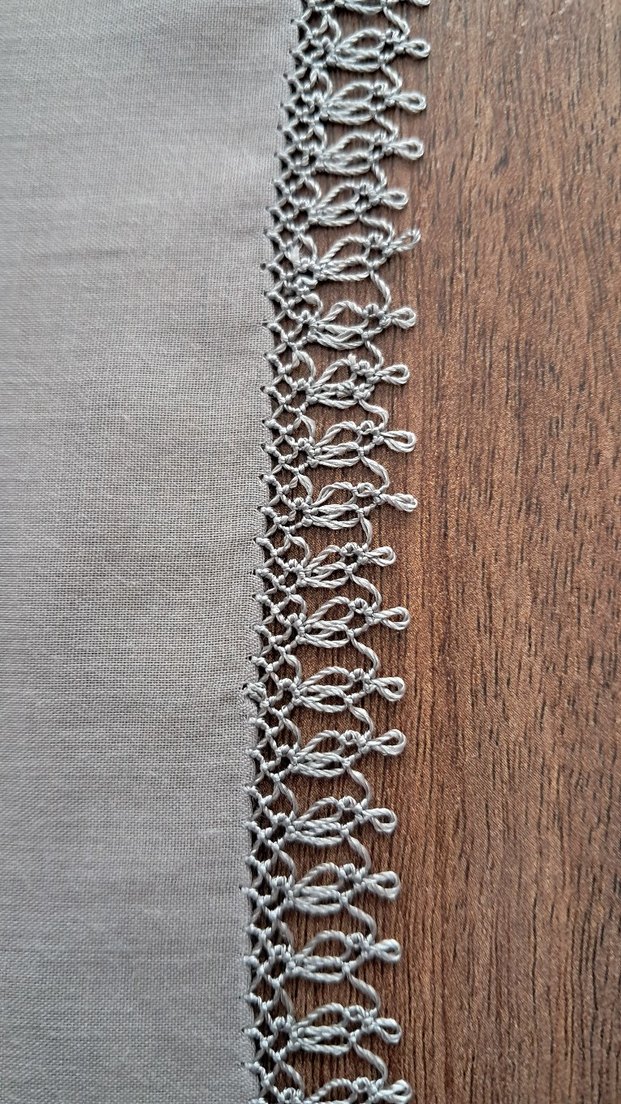 Gri renk iğne oyası çember yazma - Görsel 3