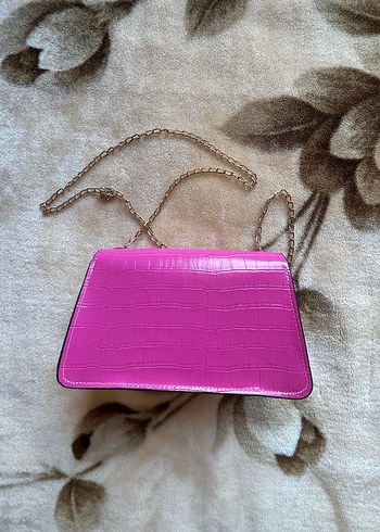 Pembe Deri Zincir Detaylı Yılan Desenli Çanta - Görsel 5