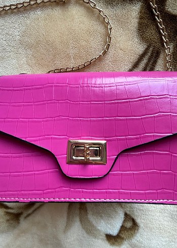 Pembe Deri Zincir Detaylı Yılan Desenli Çanta - Görsel 2