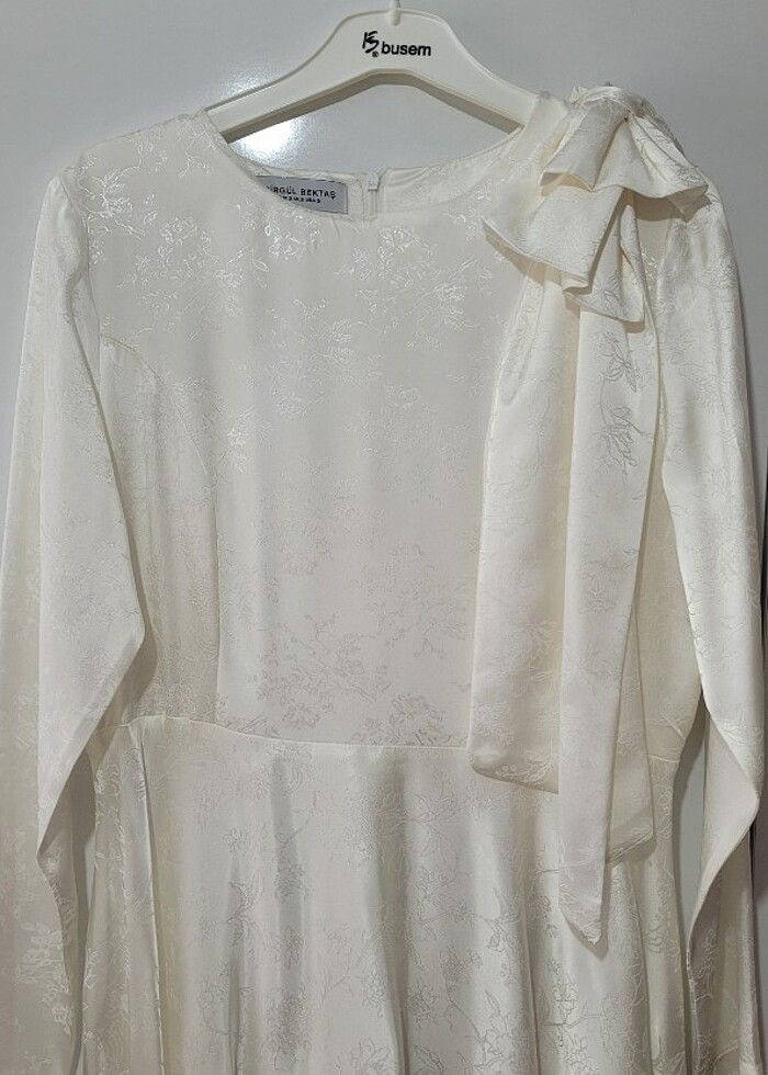 Ekru saten elbise - Görsel 4