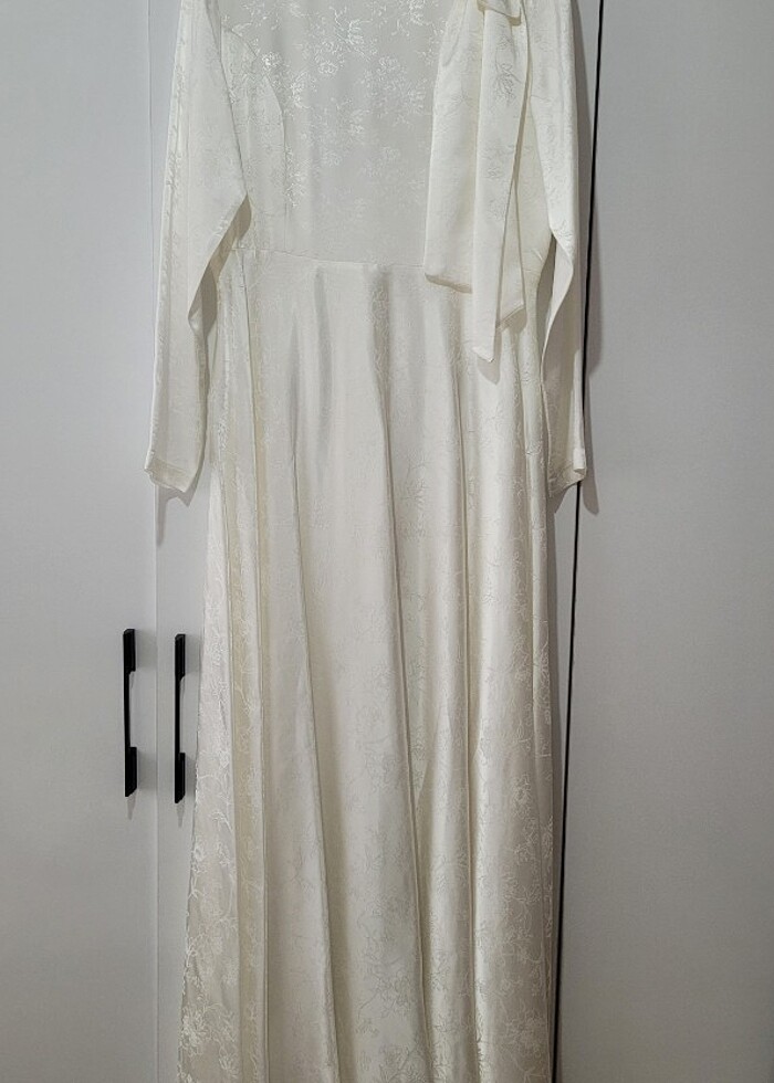 Ekru saten elbise - Görsel 5