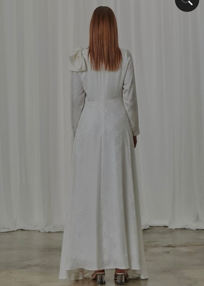 Ekru saten elbise - Görsel 3