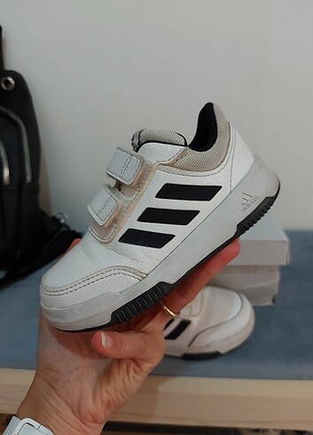 25 Beden beyaz Renk Adidas çocuk spor ayakkabı
