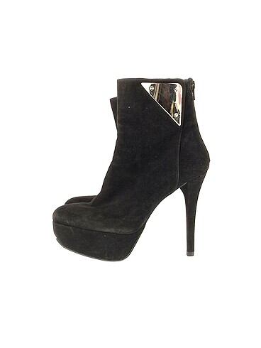 Stuart Weitzman Bot %70 İndirimli.