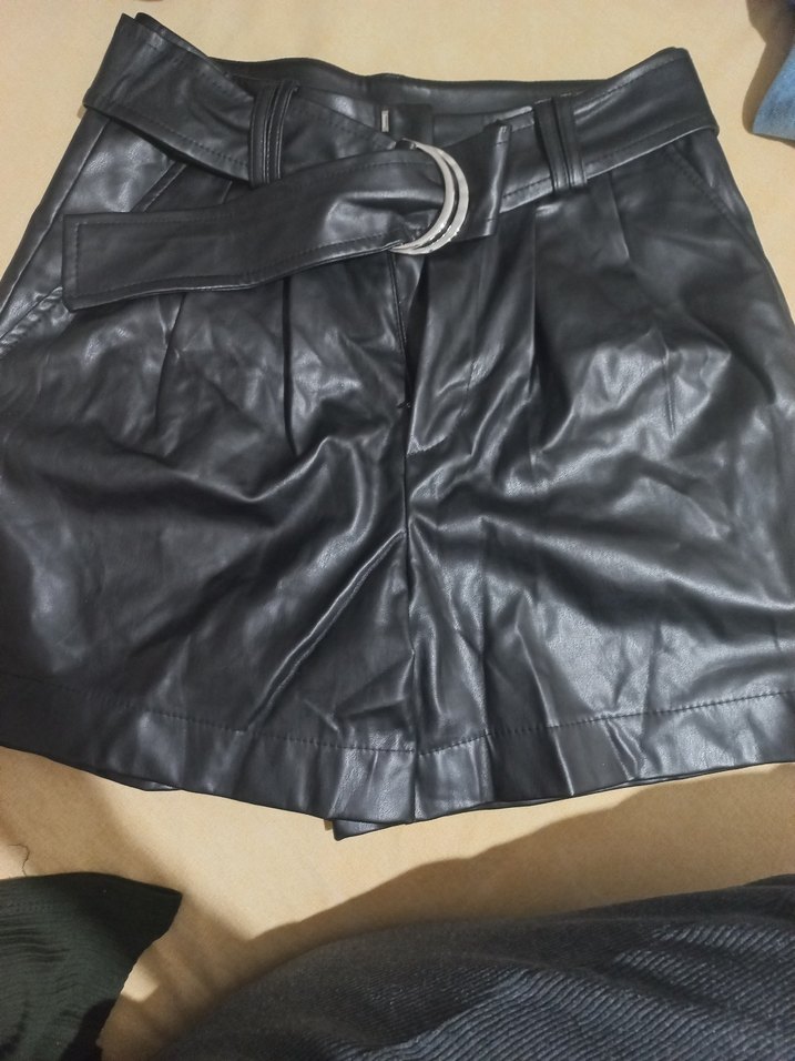Kemerli Siyah Deri Mini Şort - Görsel 2
