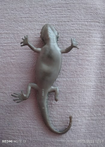 Koyu Yeşil Kertenkele Figürü - Görsel 2