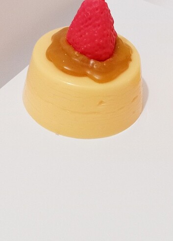 Çok tatlı çilekli karamelo pasta mumu hediyelik dekoratif özel g - Görsel 3