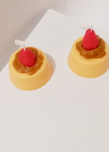 Çok tatlı çilekli karamelo pasta mumu hediyelik dekoratif özel g - Görsel 4