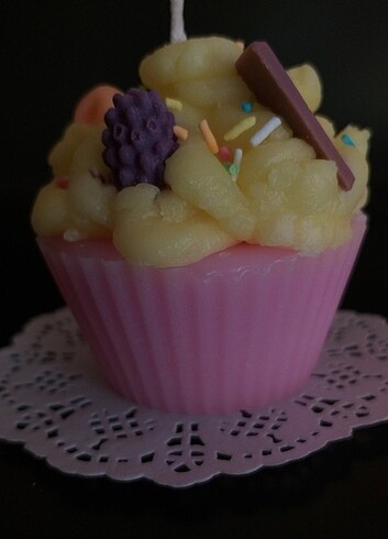 Meyveli çikolatalı cupcake mumu  pembe - Görsel 4