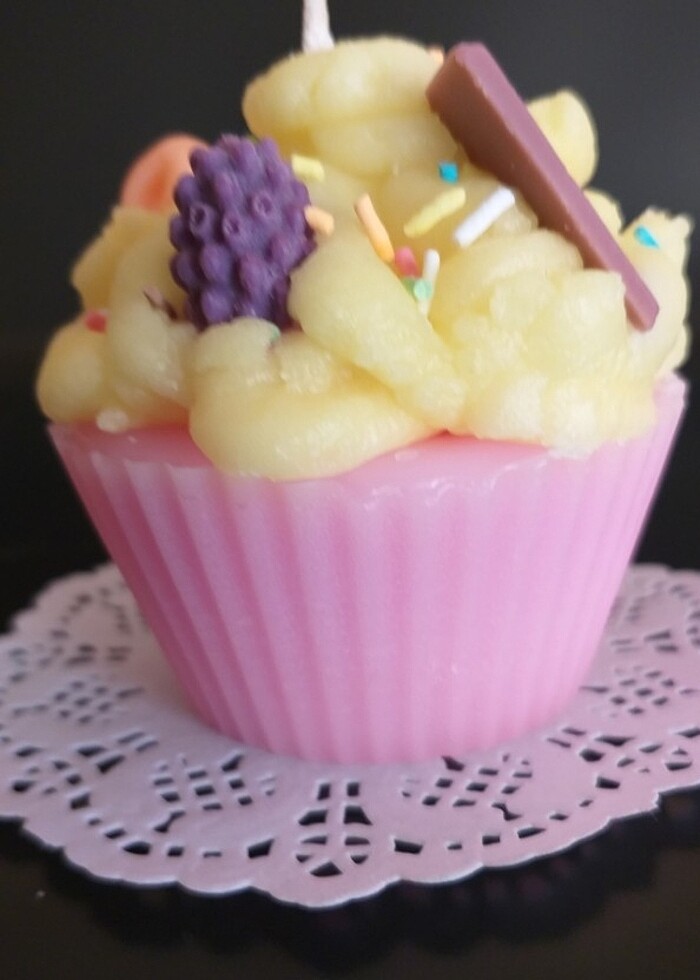 Meyveli çikolatalı cupcake mumu  pembe - Görsel 3