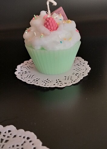 Açık yeşil çoklu meyveli çikolatalı cupcake mumu  - Görsel 2