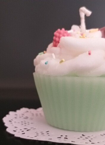 Açık yeşil çoklu meyveli çikolatalı cupcake mumu  - Görsel 7