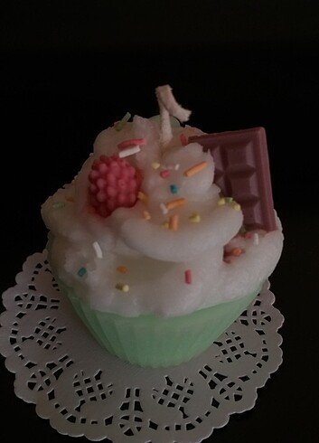 Açık yeşil çoklu meyveli çikolatalı cupcake mumu  - Görsel 9