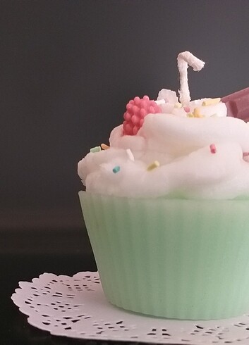 Açık yeşil çoklu meyveli çikolatalı cupcake mumu  - Görsel 10