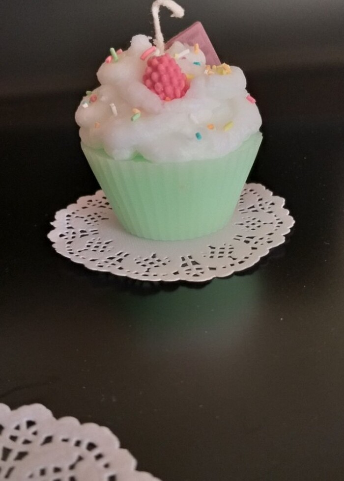 Açık yeşil çoklu meyveli çikolatalı cupcake mumu  - Görsel 2