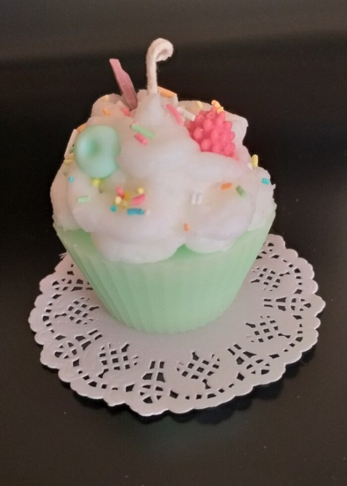 Açık yeşil çoklu meyveli çikolatalı cupcake mumu  - Görsel 3