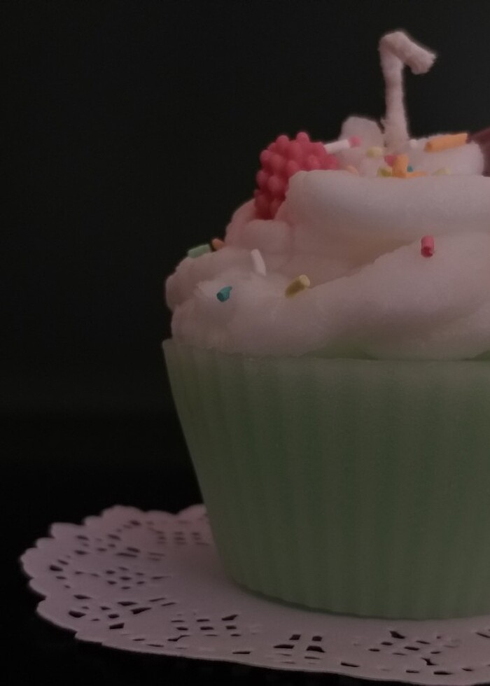 Açık yeşil çoklu meyveli çikolatalı cupcake mumu  - Görsel 5